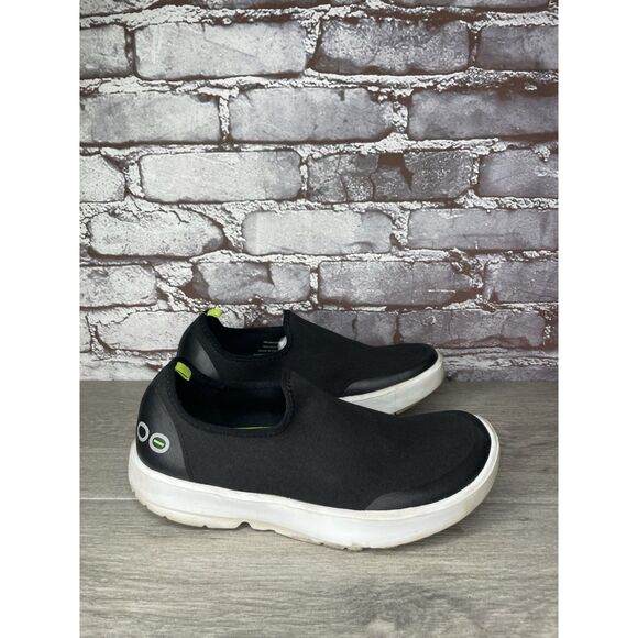 OOFOS OOmg eeZee Black White Slip On Recovery Shoes Canvas Women Sz 8.5M US/39.5 - Picture 14 of 16